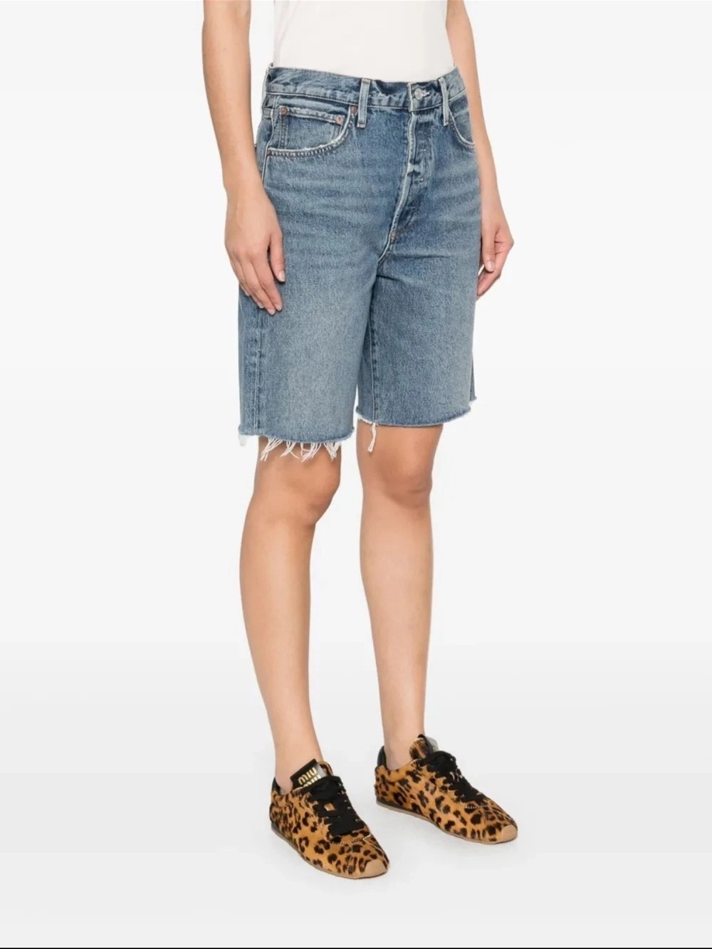 Ağolde 90's Pinch Button Fly Denim Bermuda Shorts Medium
Wash 33
